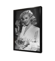 Marilyn Monroe Doğum Gününden Çerçeveli Mdf Tablo