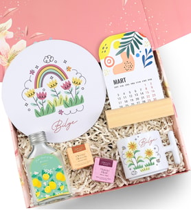 Kişiye Özel Mousepad & T Kupa & Çay & 2026 Masa Takvimi & Trendmiya 100 ml Kolonya Hediye Seti