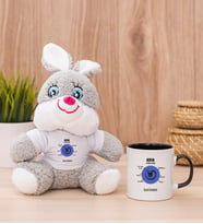 Kişiye Özel Kova Burcuna Hediye Peluş Tavşan ve Siyah Kupa