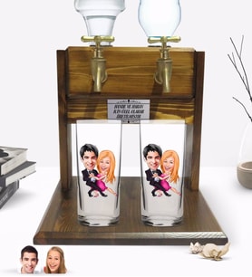 BK Gift Kişiye Özel Sevgililer Tasarımlı İkili Rakı Bardağı ve Çift Musluklu Doğal Ahşap Rakı Standı-13 (Model 1)