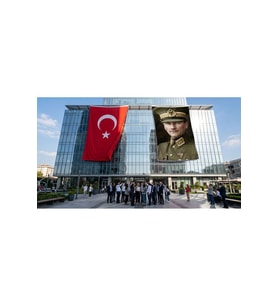 Üniformalı Atatürk Portresi Yakın Çekim Bayrak ve Türk Bayrağı Premium Raşel Kumaş 2'li Set 10x15 metre ATA66
