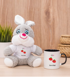 Kişiye Özel Sevimli Domatesler Peluş Tavşan ve Siyah Kupa