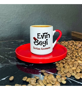 Evin Beyi Kırmızı Türk Kahvesi Fincanı