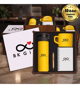 Logonuza Özel 10 Adet Ahşap Kutulu Sarı Kurumsal Hediye Seti – Cam Suluk, Seramik Fincan, Defter ve Kalemli Promosyon Seti