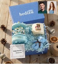 Kişiye Özel Karikatürlü Dans Eden Sevgililer Hediye Kutusu - Kişiye Özel T Kupa, Atlı Karınca Müzik Kutusu, Peluş Anahtarlık Sevgililer Günü Hediyesi