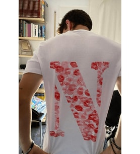 N Harfli Öpücük Kiss Design Tişört (Beyaz)