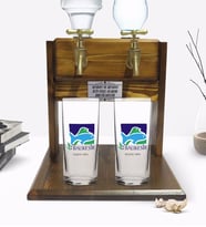 BK Gift Kişiye Özel Renkli Baskılı Balıkesir Tasarımlı Turistik İkili Rakı Bardağı ve Çift Musluklu Doğal Ahşap Rakı Standı-1 (Model 1)