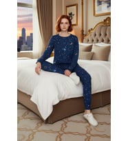 Kadın Uzun Kollu Pijama Takımı Galaksi Desenli Renk Fonksiyonel Dayanıklı Kaliteli Estetik