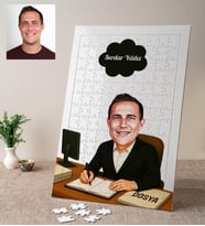 Karikatürlü Memur Erkek Masa Başı İş Yapan Kişiye Özel Puzzle