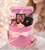 Kişiye Özel Canım Annem Tasarımlı Fotoğraflı,Pembe Mum,Melek Kolye Ve Peluş Ayıcık Buketi