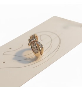 Earcuff Sıkıştırmalı Pirinç Kıkırdak Küpe Tek Sıra Baget Zirkon Taşlı Altın Renk