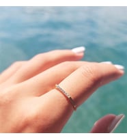 Altıgen Sıra Çizgi Signity Swarovski Taşlı 925 Ayar Gümüş Alyans (Sarı)