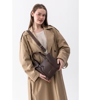 Just Polo Vera Fular Detaylı Ayarlanabilir Askılı Geniş Hacimli Kadın Omuz ve Çapraz Çantası (Kahverengi)