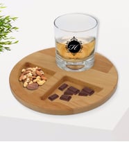 BK Gift Kişiye Özel Baş Harfli İsimli Viski Bardağı ve Doğal Masif Ahşap Yuvarlak Sunum Tabağı Çerezlik Hediye Seti-9
