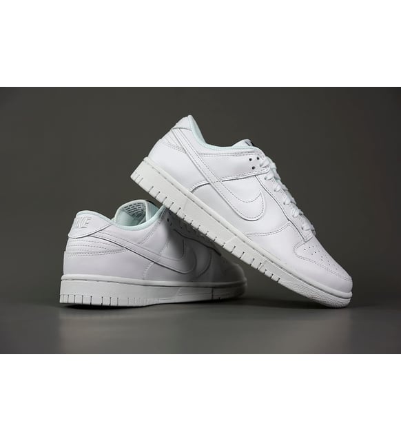 Nike Dunk Low Triple White