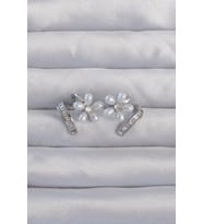 Pirinç Gümüş Renk Zirkon Taşlı Kıvrımlı İnci Çiçek Küpe 5886 - SSSSSS9974-7801