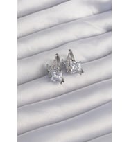 Pirinç Gümüş Renk İri Zirkon Taşlı Kıvrımlı Minimal Kelebekli Halka Küpe - TJ-BKP9288 TG-V 3168