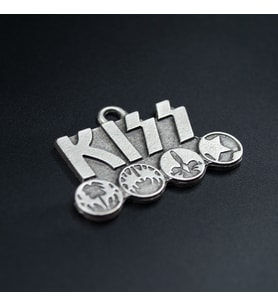 Kiss Kolye Ucu - Antik Gümüş Kaplama - Kod:300