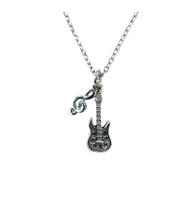 Gitar ve Sol Anahtarı Figürlü Unisex Kolye – 60 cm Zincir (Gümüş)