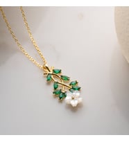 Vaoov 925 Ayar Gümüş Sedef Çiçekli Yeşil Taşlı Kolye (Gold)