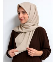 Denim Kare Eşarp– Kaymaz, Rahat ve Şık Kullanım (Krem)