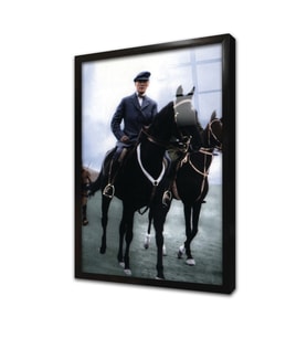 Atatürk At Üstünde Çerçeveli Cam Tablo