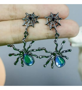 Dükkan Design Y2K Örümcek Detaylı Gotik Küpe