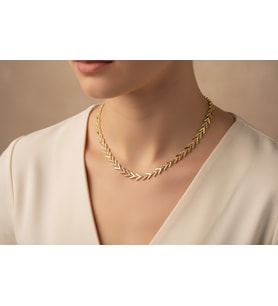 STİL İNCİSİ/XUPING JEWELRY ÜÇGEN ZİRKON TAŞLI KOLYE