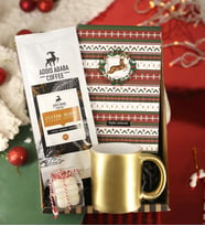 Yılbaşına Kişiye Özel Desenli Defter & Gold Kupa Bardak & Espresso Filtre Kahve & Burbble Mum Hediye Seti
