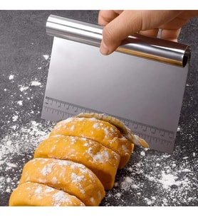 Paslanmaz Çelik Hamur Kesme ve Kazıyıcı Spatula Ölçü Çizgili Pasta Kek Kesici Aparat