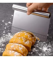 Paslanmaz Çelik Hamur Kesme ve Kazıyıcı Spatula Ölçü Çizgili Pasta Kek Kesici Aparat