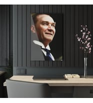 LEYLASER  Gülümseyen Atatürk Cam Tablo Duvar Dekoru (Siyah - Beyaz)