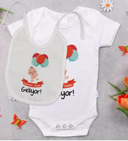 BK Kids Mekanın Sahibi Geliyor Tasarımlı Bebek Body Zıbın ve Mama Önlüğü Hediye Seti - Model 1