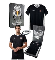 BEŞİKTAŞ ORJİNAL LİSANSLI UMBRO SİYAH FORMASI UV KUTU ve BİLEKLİK HEDİYEL