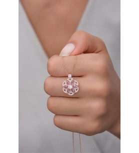 925 Ayar Gümüş Desenli Pembe Taşlı Lotus Çiçeği Kolye