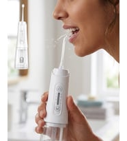 Kablosuz Ağız Duşu 320 ml Su Tanklı 4 Modlu 5 Başlıklı Temizlik Cihazı