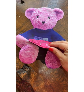 SÜNGER ÇANTALI PEMBE AYI ARMA DİKİŞ APLİKE 27X21 CM