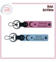 Yeni Tanışılan Akrabaya Anlamlı Hediye – Ay Yıldız Desenli Kişisel Anahtarlık, Pembe-Gök Mavi