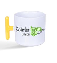 Kadınlar İnsandır, Erkekler İnsanoğlu Baskılı Kadınlar Günü Sarı Kulplu T Kupa