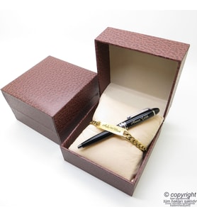 Kişiye Özel Gold Metal Unisex Bileklik + İsme Özel Mini Cep Kalemi - Hediyelik Kutulu Set (Karışık)