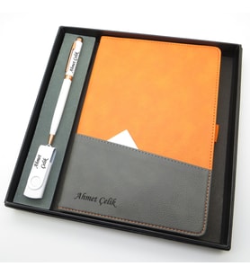 Signator® Codex  N199 Kişiye Özel Defterli Set - İsme Özel Beyaz Kalem + İsme Özel Turuncu Defter + İsme Özel 32 GB Usb Bellek  İsme Özel Kutusunda Hediyelik Set (Karışık)