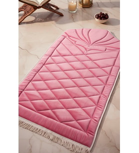 Koyu Pembe Kapitone Dolgulu Lüks Seccade 65x115 cm