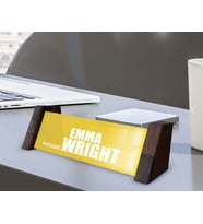 BK Gift Kişiye Özel İsimli Ahşap Ayaklı Sarı Akrilik Masa İsimliği, Ofis Dekoru, Mesleki Hediye, Ofis Hediyeleri-6