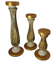AHŞAP ESKİTME 3LÜ ŞAMDAN, 42-32-22 cm, Dekoratif El Boyaması Biblo, ev ofis dekorasyonu, hediye (Çok Renkli)