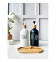 2’li Siyah Ve Beyaz Bambu Altlıklı Cam Sabunluk Seti 500ml + 500 ml