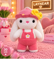 Pembe Tulumlu Tavşan Peluş Oyuncak – Şapkalı Sevimli Tavşan 30 cm