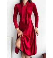Neşeli butik kadın yakası bağlama detaylı piliseli kadife elbise NBQ012 (Kırmızı)
