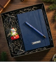 Kişiye Özel Mavi Defter & Mavi Kalem & Yılbaşı Kar Küresi Hediye Seti