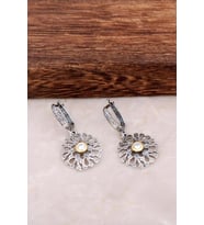 Kar Tanesi Tasarım Gümüş Küpe 4546 (Eskitme Gümüş)