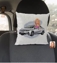 BK Gift Kişiye Özel Plakalı Kadın Toyota Corolla Karikatürlü Kare Araç Koltuk Yastığı-1